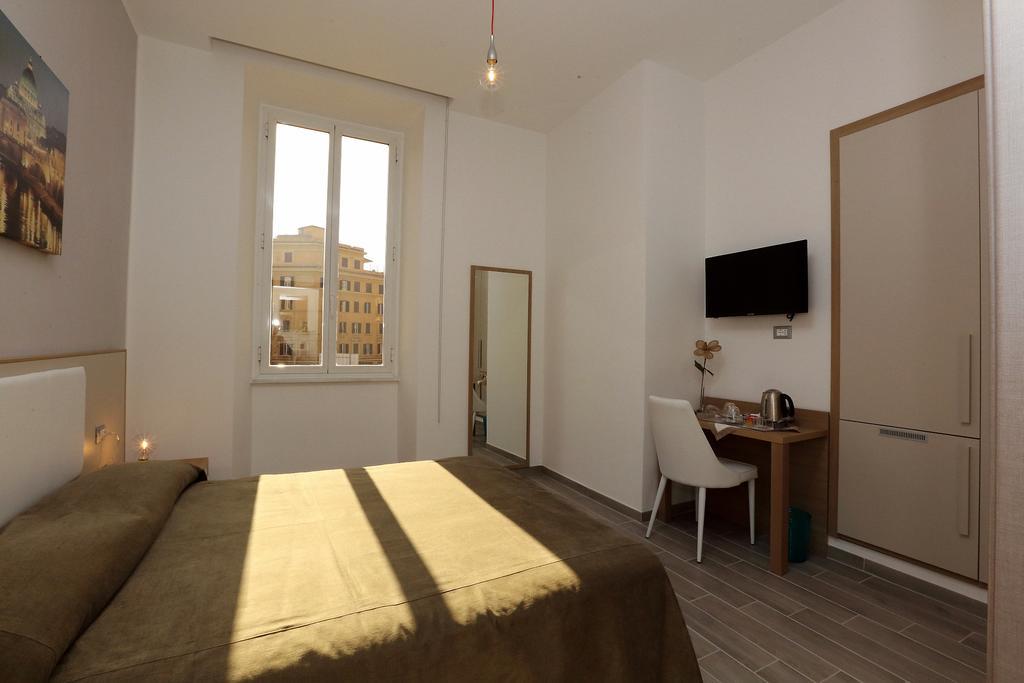 Casa Martinez Roma Hotel Стая снимка