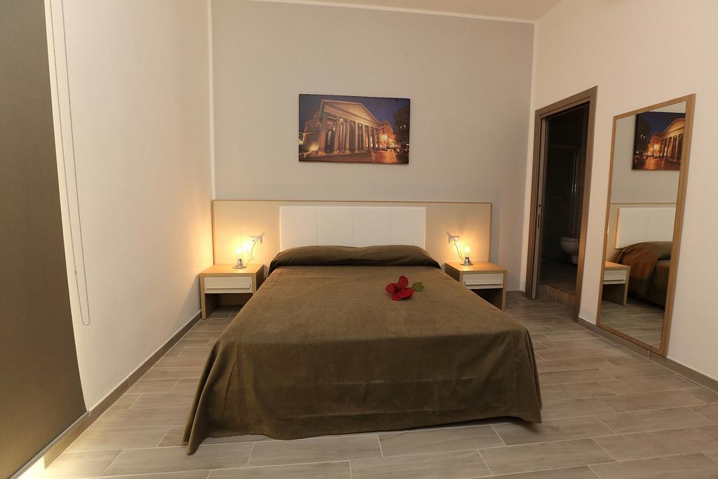 Casa Martinez Roma Hotel Стая снимка