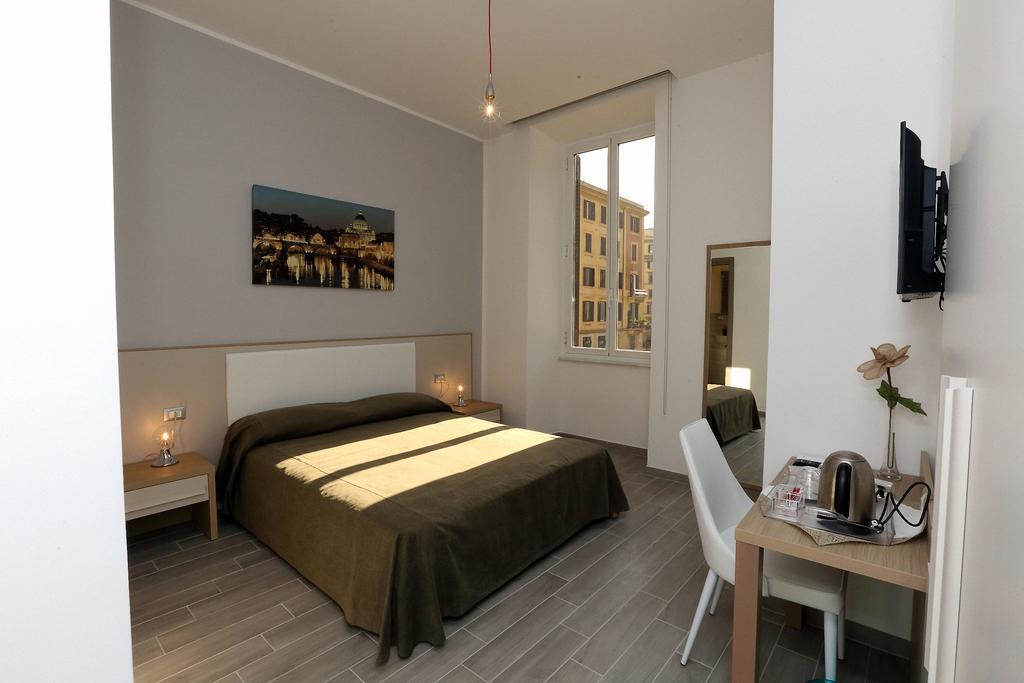 Casa Martinez Roma Hotel Стая снимка
